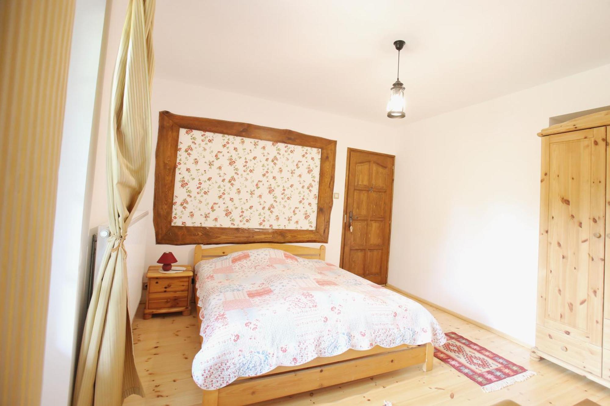 Hubertus Fogado Bed & Breakfast Csesznek ภายนอก รูปภาพ