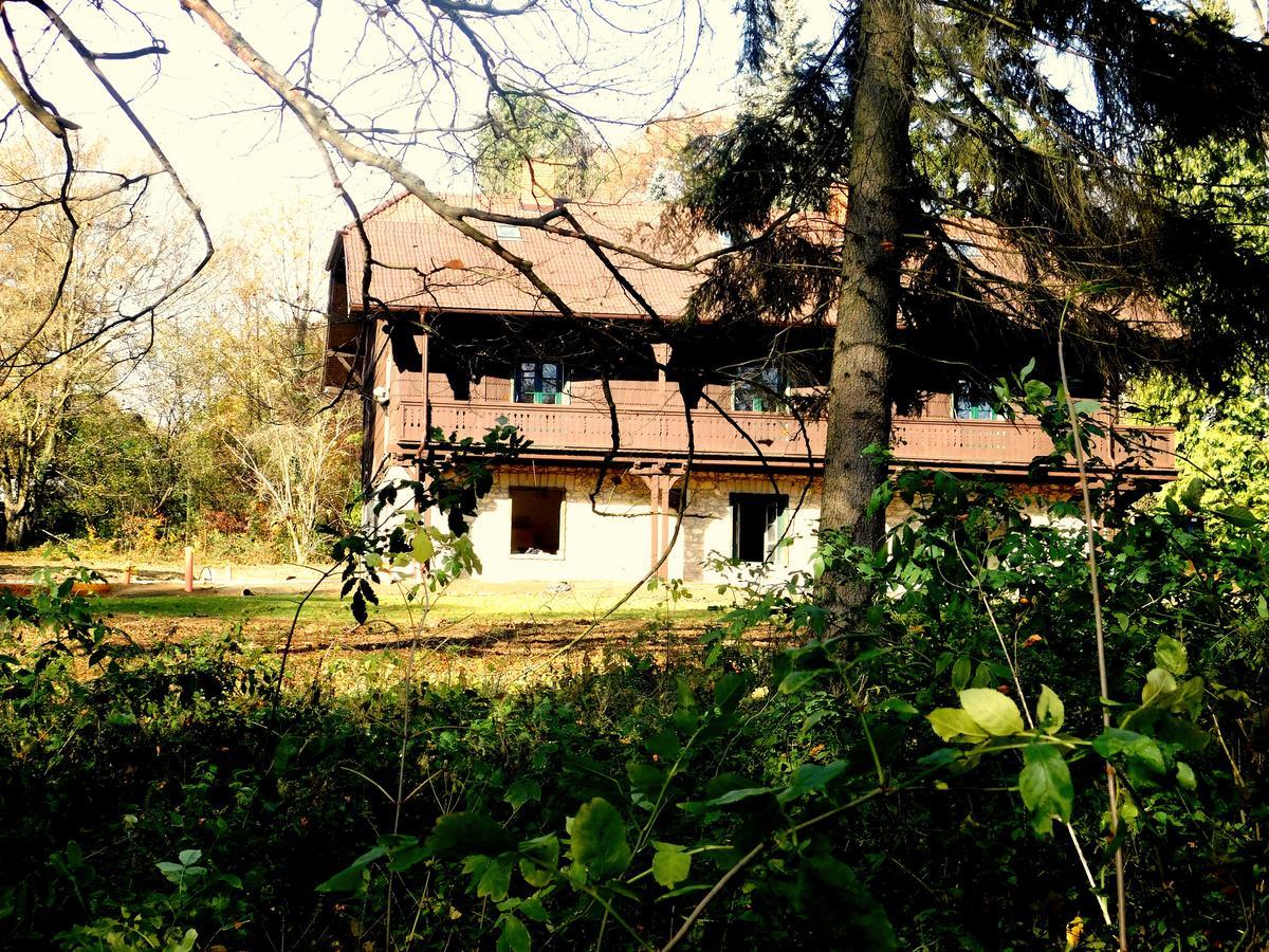 Hubertus Fogado Bed & Breakfast Csesznek ภายนอก รูปภาพ